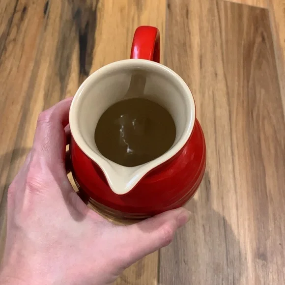 Vintage Le Creuset red pitcher vase in like new condition - Picture 6 of 6